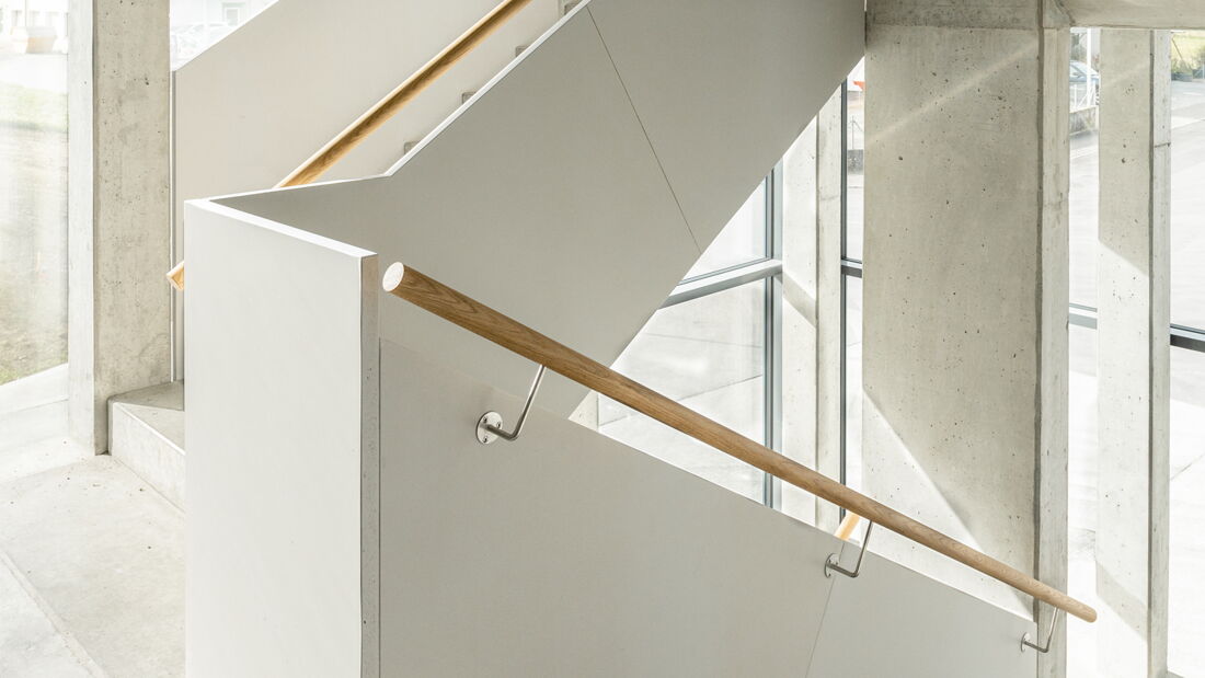 Treppengeländer und Innenverkleidungen - Brunner Zimmerei Holzbau GmbH