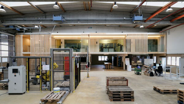 Einbau der neuen Büroräume in Industriehallen "Haefeli-Hallen" in Schöftland, umgesetzt von der Brunner Zimmerei Holzbau GmbH.