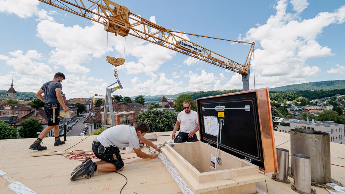 Sanierung der Bedachung an der Laurenzenvorstadt in Aarau, ausgeführt durch die Brunner Zimmerei Holzbau GmbH.