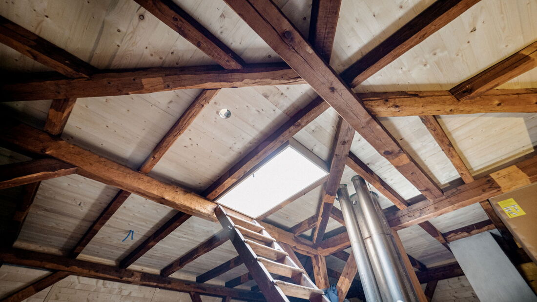 Sanierung der Bedachung in der Laurenzenvorstadt in Aarau, ausgeführt durch die Brunner Zimmerei Holzbau GmbH.