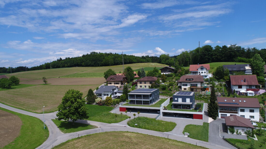 Brunner Planungen GmbH Projekt Zweifamilienhaus "Kehracker" in Schmiedrued, Luftaufnahme der Umgebung